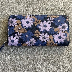 Vera Bradley Outlet Essential Continental Faux Leather Floral Purple Wallet